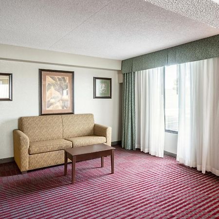 Lakeland Hotel Exterior photo