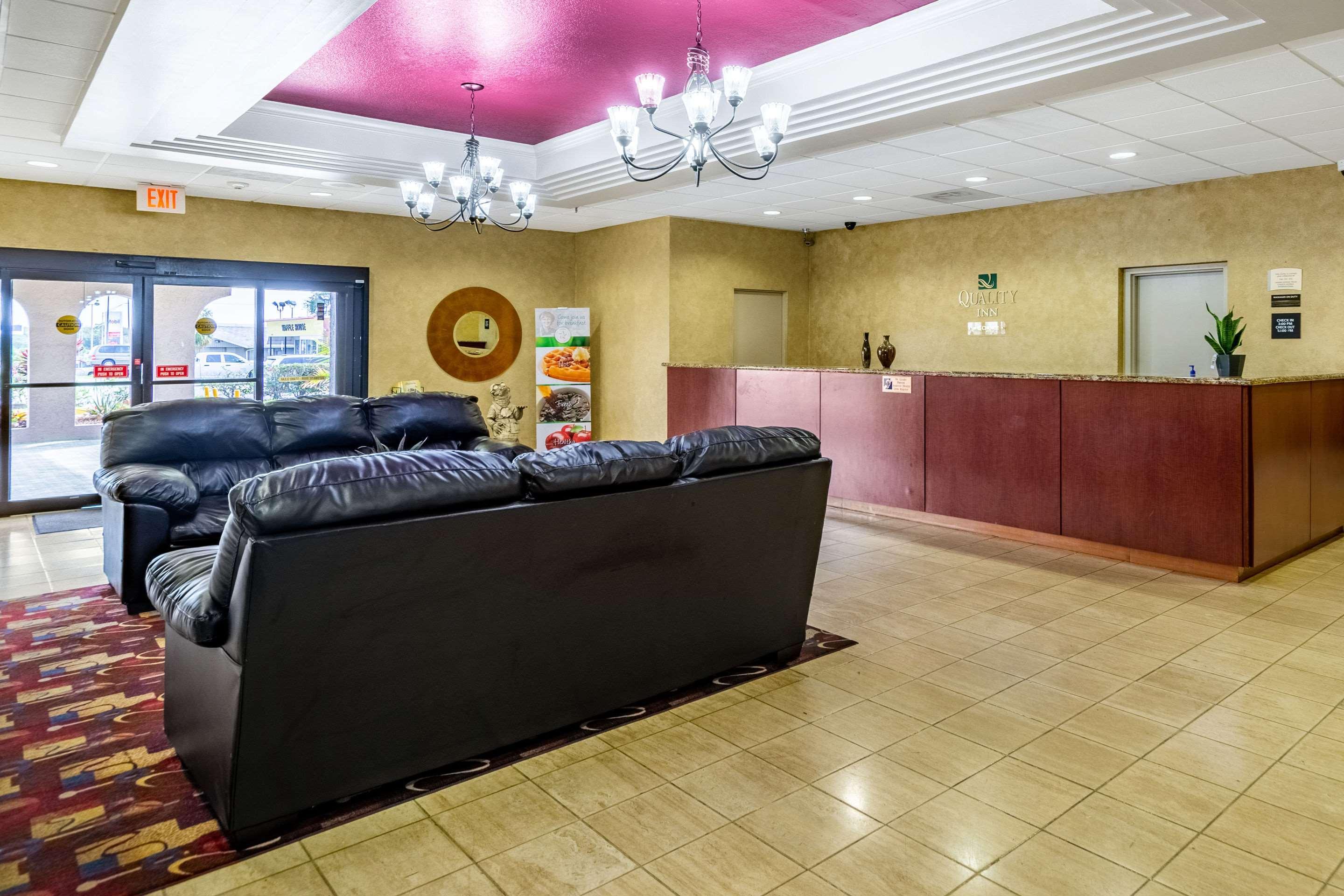 Lakeland Hotel Exterior photo